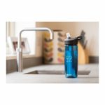 Camelbak-Eddy-recycled-tritan-straw-bottle-lifestyle